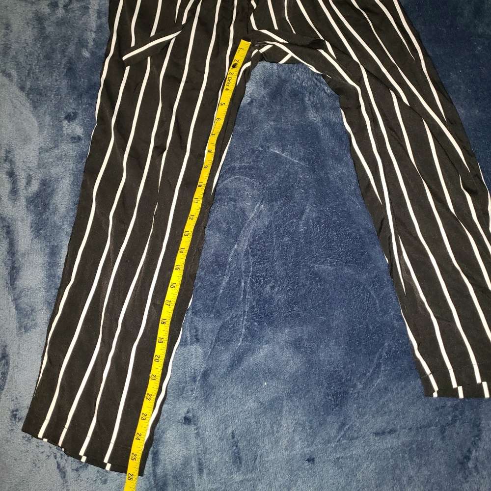 Shein black and white striped lightweight slacks - Picture 6 of 9